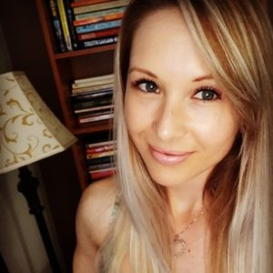 Meet your Posher, Angela